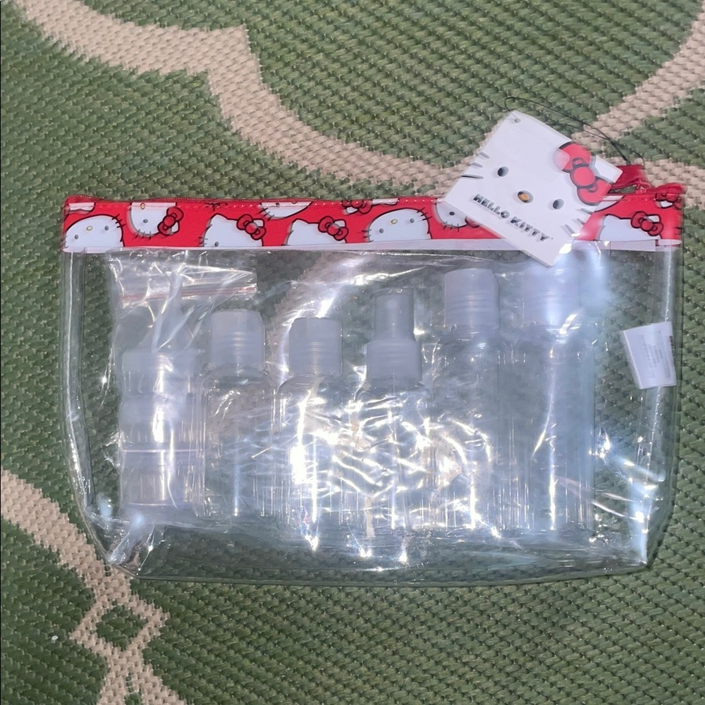 Hello Kitty Travel Bag - Picture 14 of 15